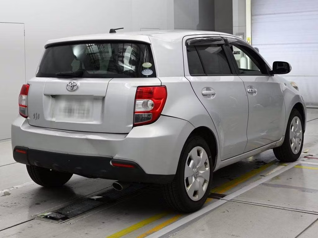 TOYOTA IST
