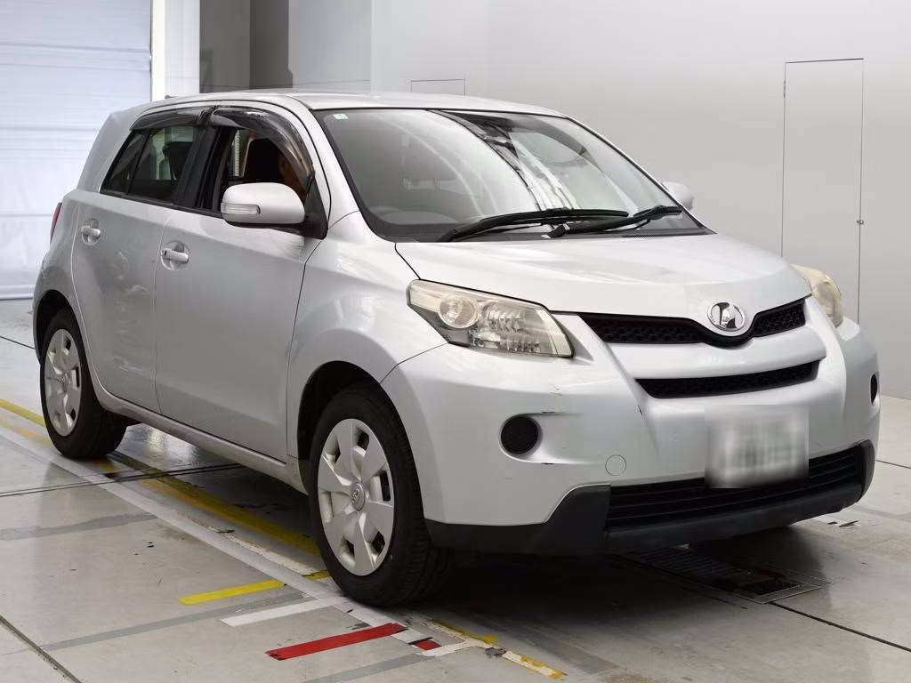 TOYOTA IST