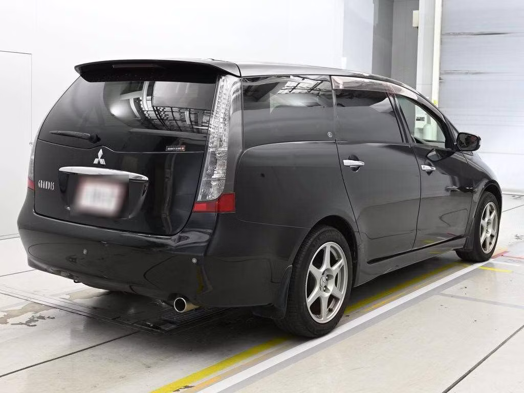 MITSUBISHI GRANDIS