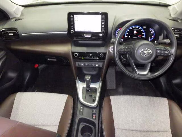 TOYOTA YARIS CROSS