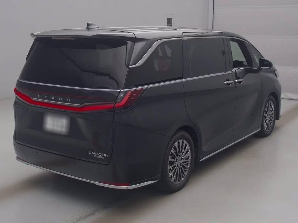 LEXUS LM500H