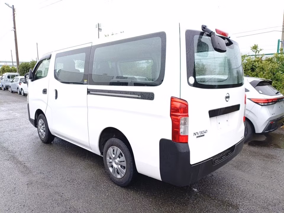 NISSAN NV350 CARAVAN