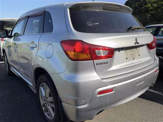 MITSUBISHI RVR