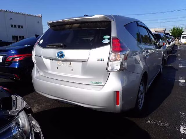 TOYOTA PRIUS ALPHA