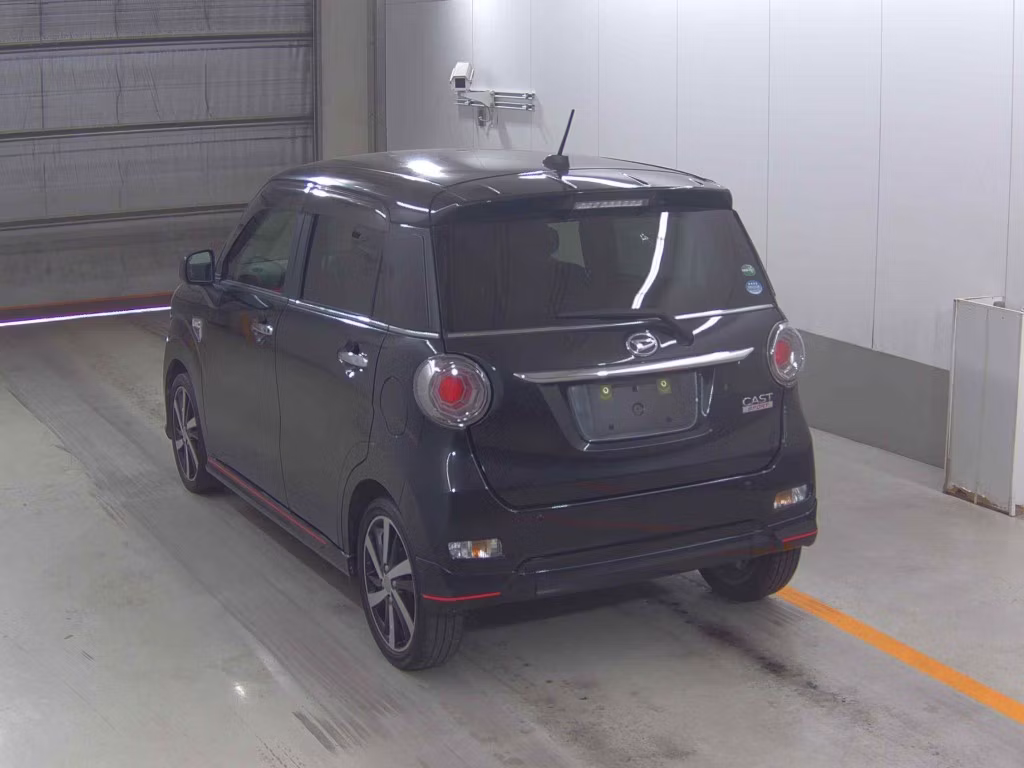 DAIHATSU CAST