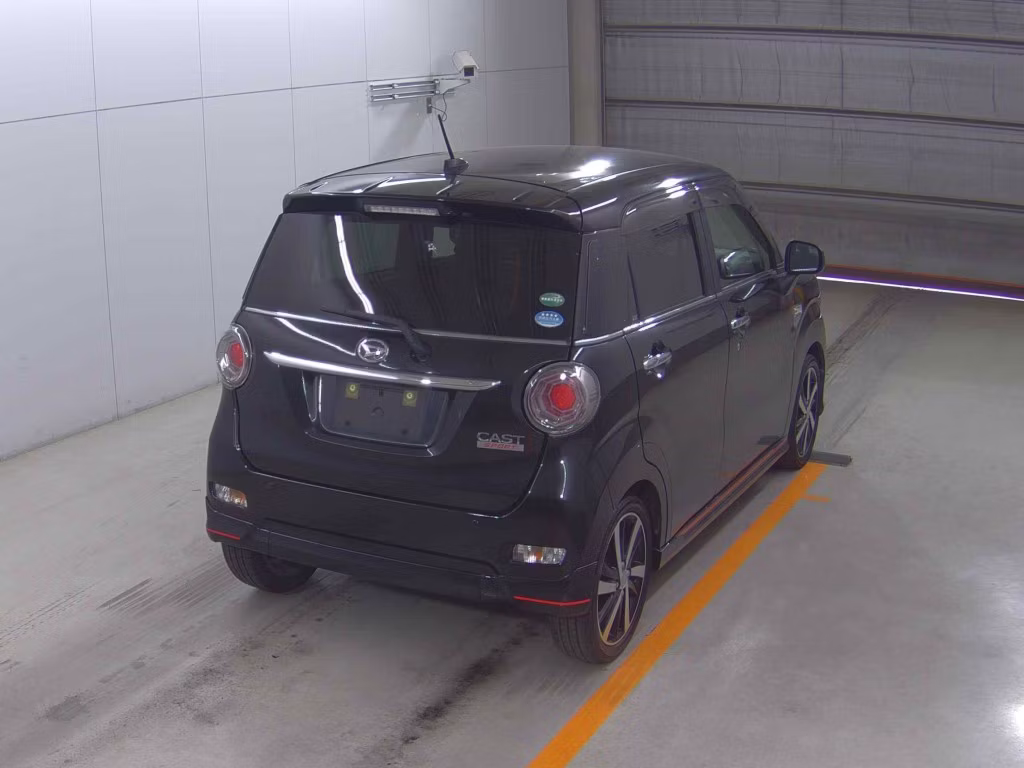 DAIHATSU CAST