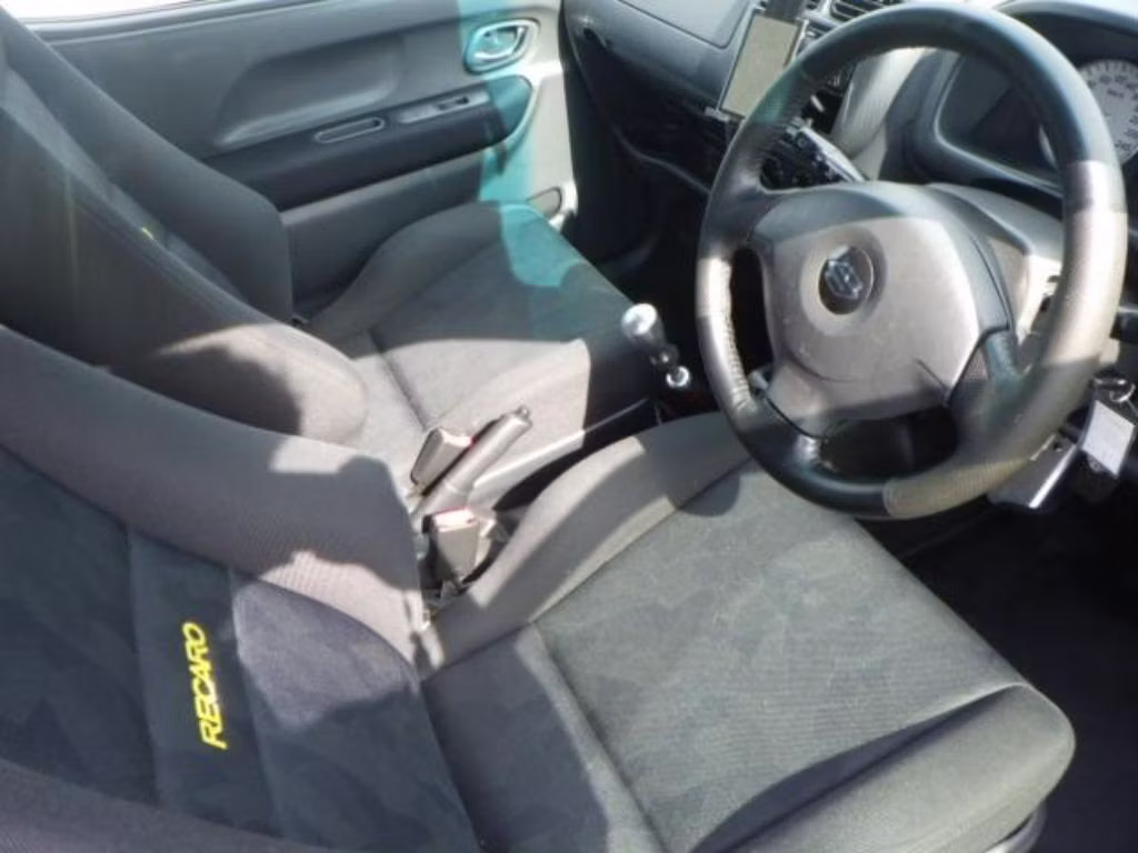 SUZUKI SWIFT