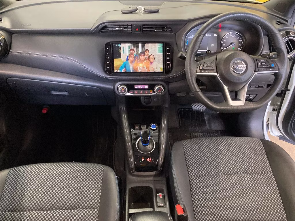 NISSAN KICKS