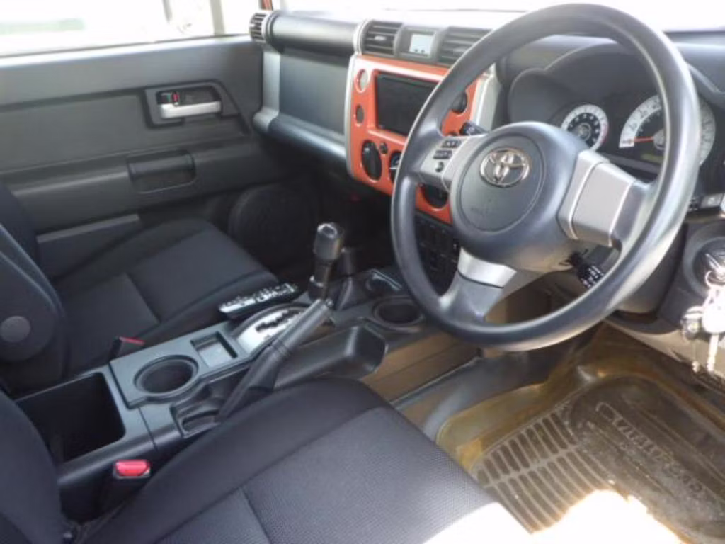 TOYOTA FJ CRUISER