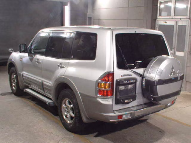MITSUBISHI PAJERO