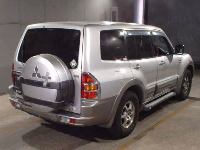MITSUBISHI PAJERO