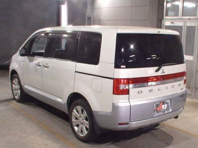 MITSUBISHI DELICA D:5