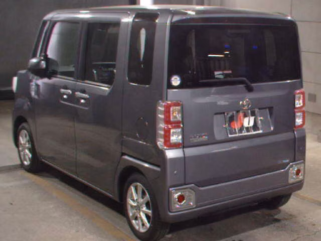 TOYOTA PIXIS MEGA