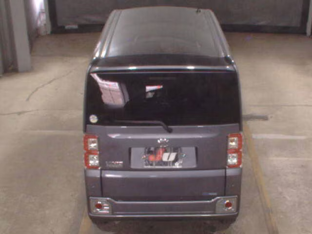 TOYOTA PIXIS MEGA