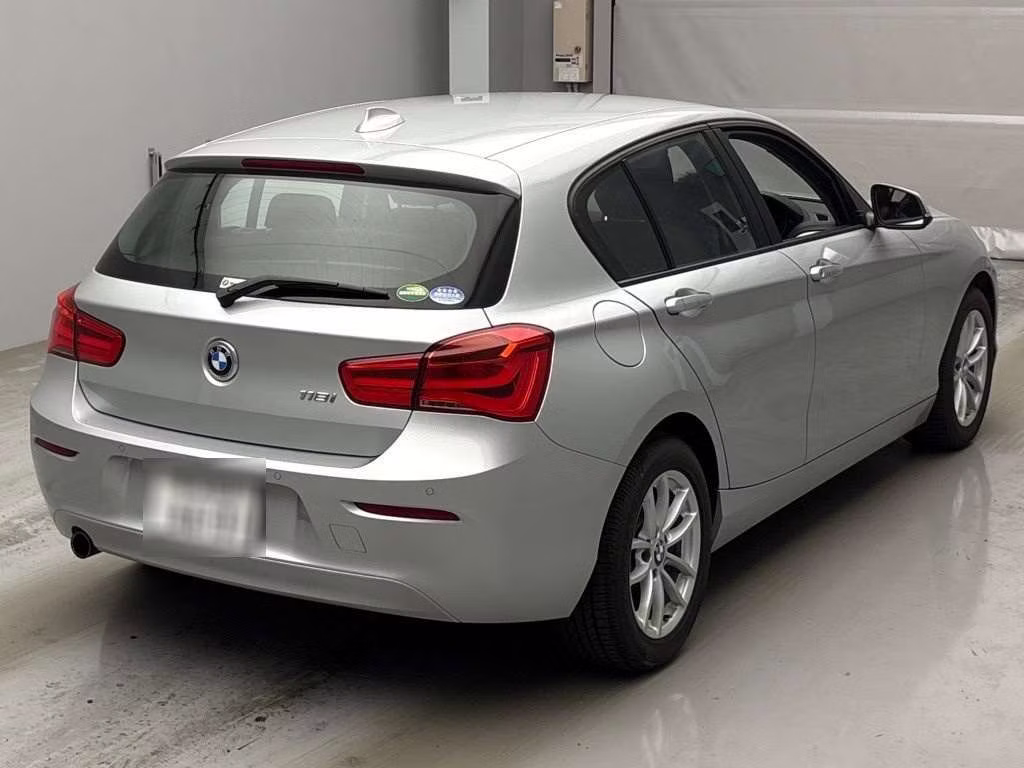 BMW 1-SERIES