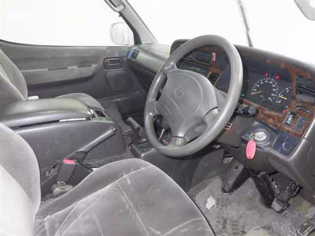 TOYOTA HIACE