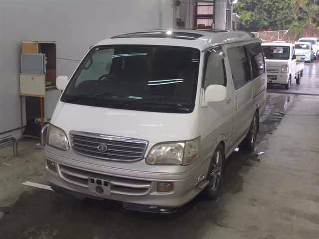 TOYOTA HIACE