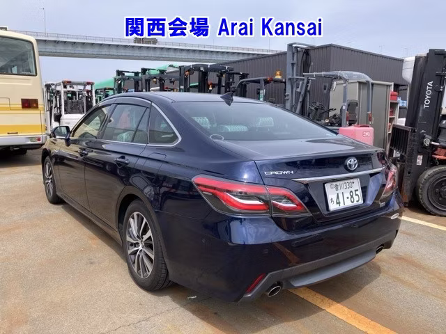 TOYOTA CROWN