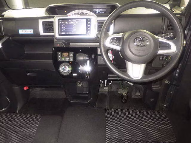 TOYOTA PIXIS MEGA