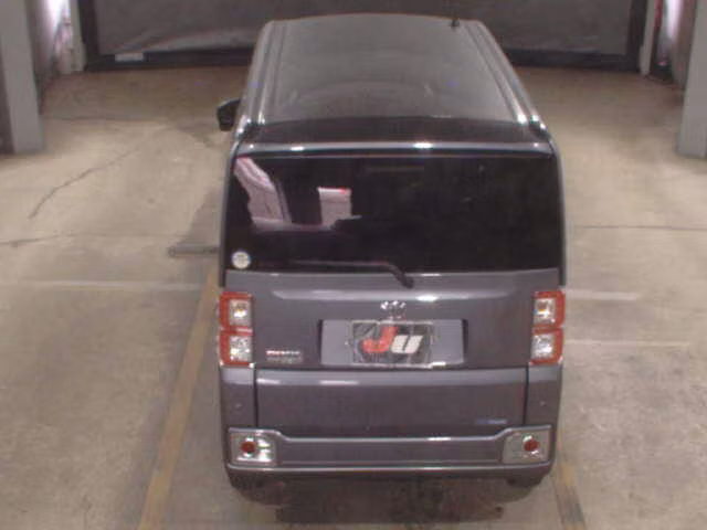 TOYOTA PIXIS MEGA