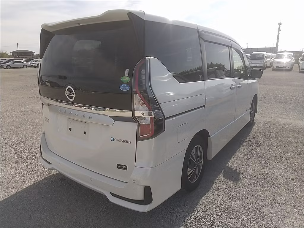 NISSAN SERENA