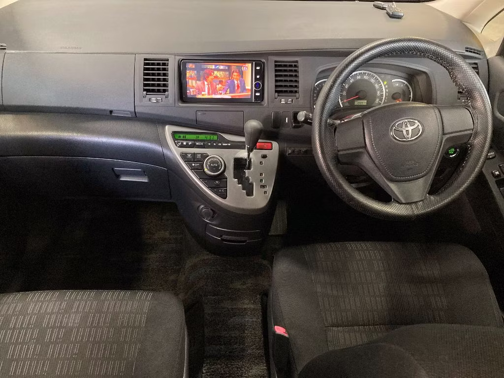 TOYOTA ISIS