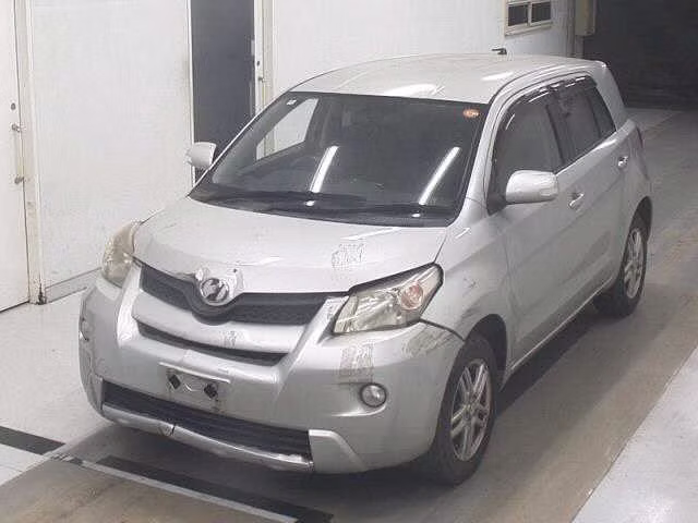 TOYOTA IST