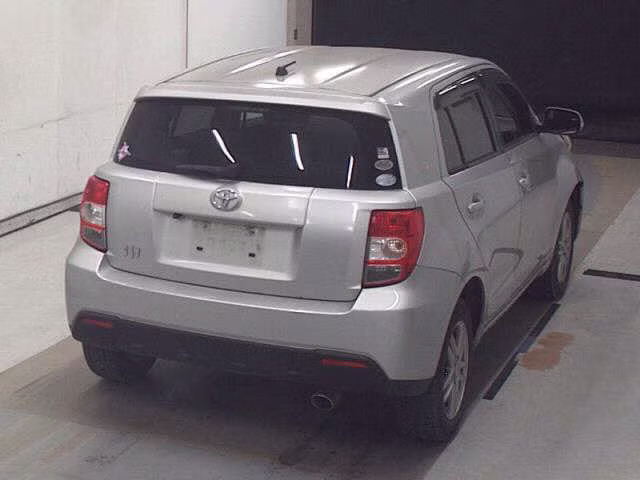 TOYOTA IST