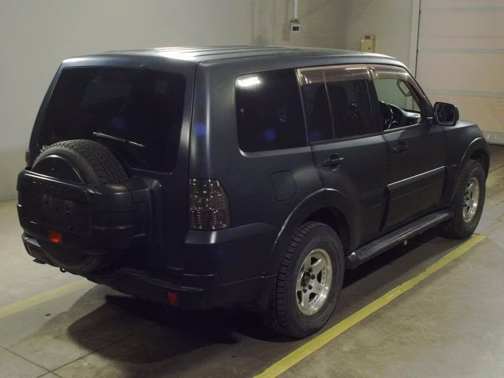 MITSUBISHI PAJERO