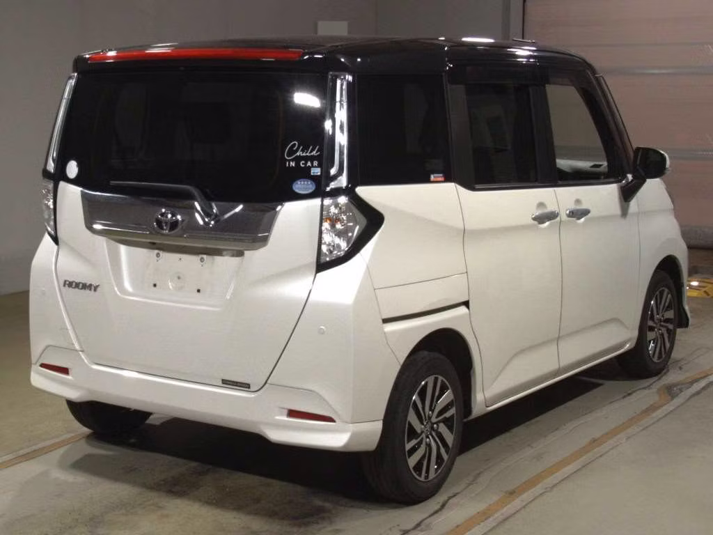 TOYOTA ROOMY