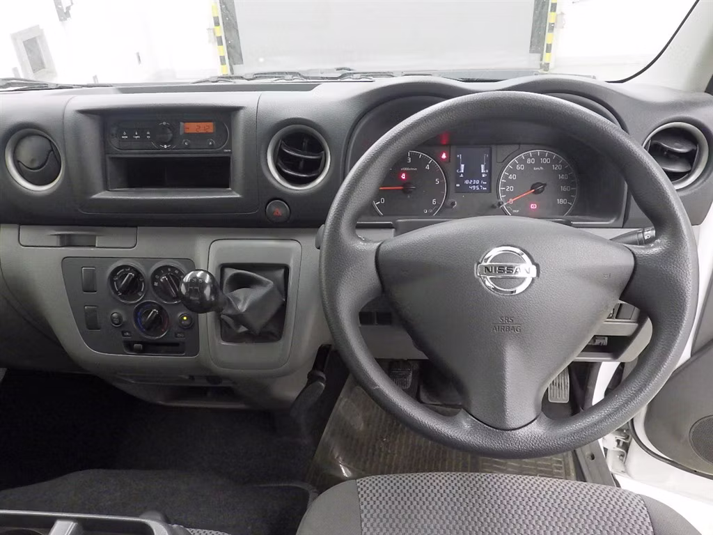 NISSAN NV350 CARAVAN