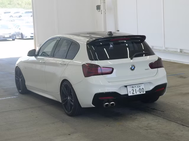 BMW 1-SERIES