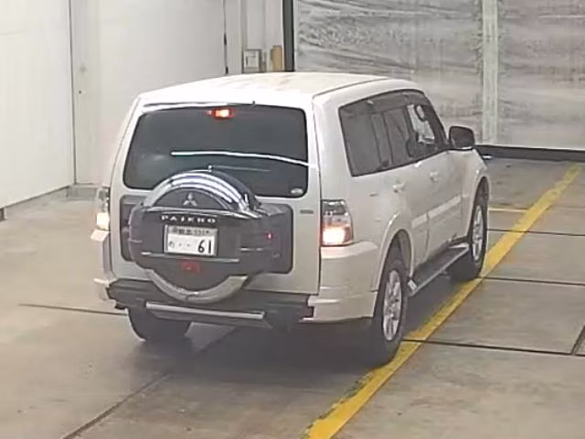 MITSUBISHI PAJERO