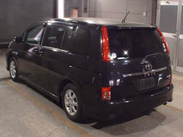 TOYOTA ISIS