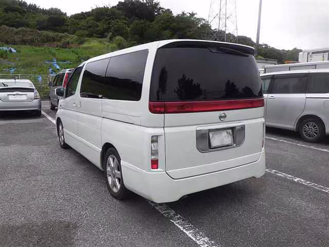 NISSAN ELGRAND