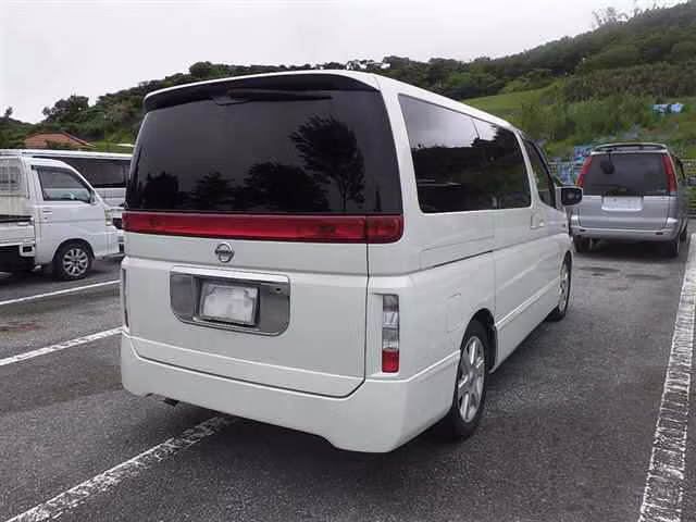 NISSAN ELGRAND