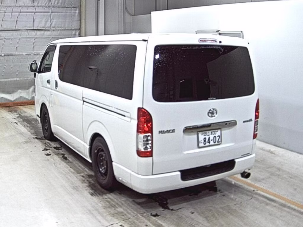 TOYOTA REGIUS ACE