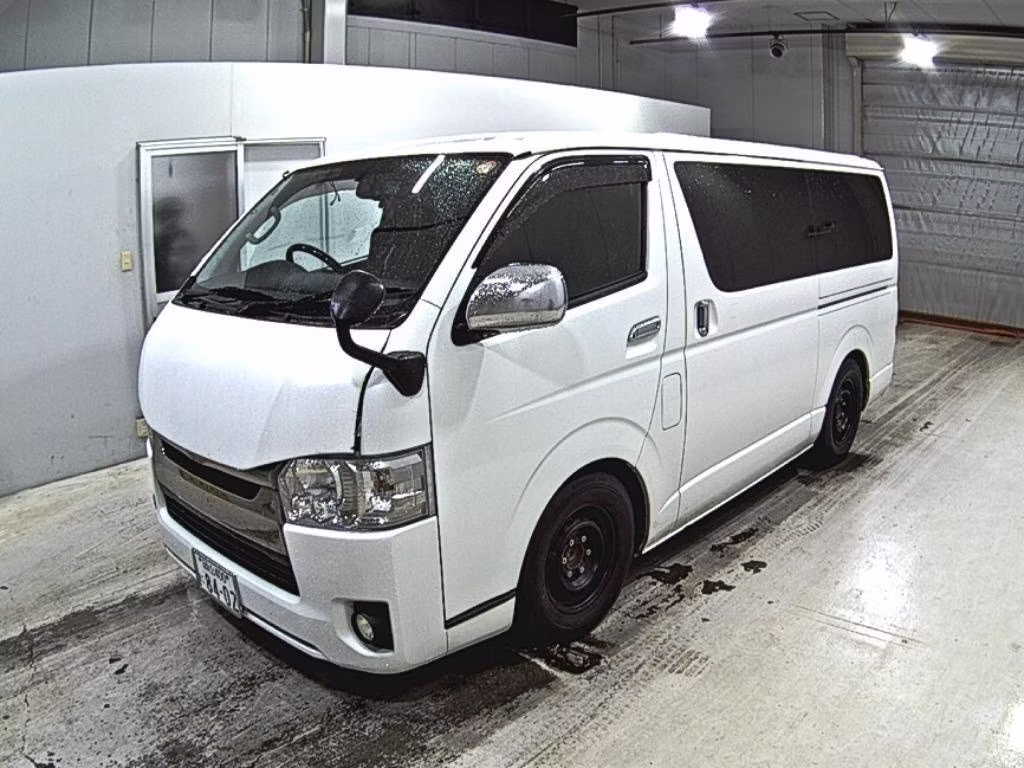 TOYOTA REGIUS ACE