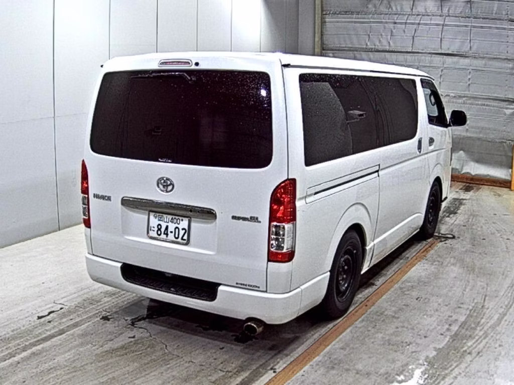 TOYOTA REGIUS ACE