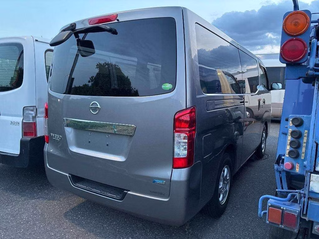 NISSAN NV350 CARAVAN