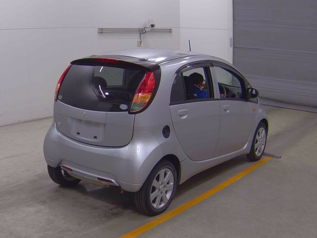 MITSUBISHI I