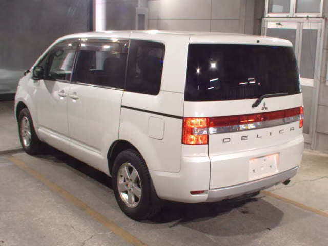 MITSUBISHI DELICA D:5