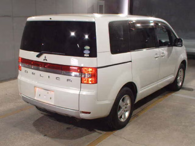 MITSUBISHI DELICA D:5