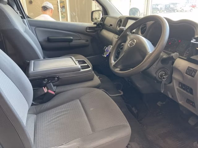 NISSAN NV350 CARAVAN