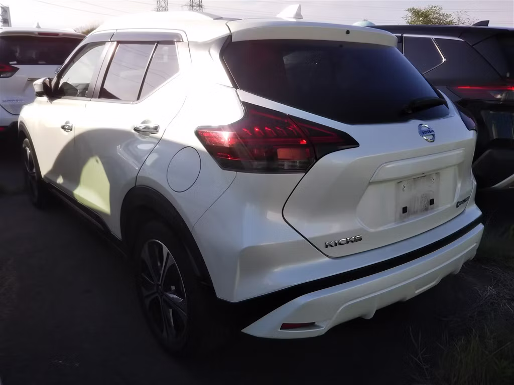 NISSAN KICKS