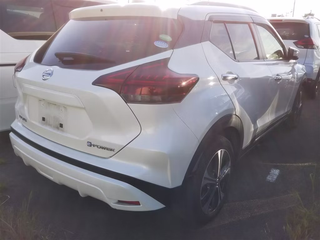 NISSAN KICKS