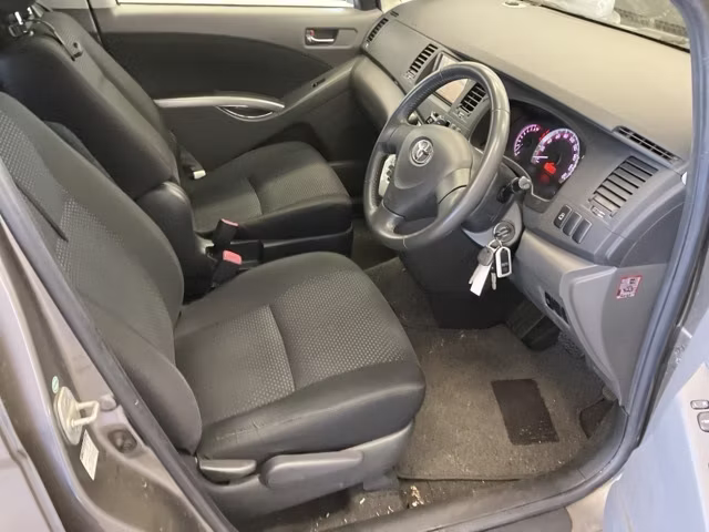 TOYOTA ISIS