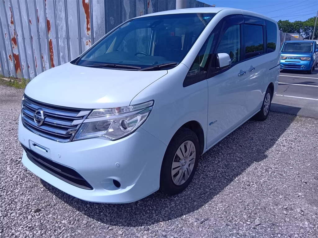 NISSAN SERENA