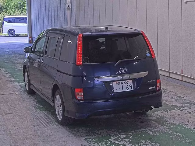 TOYOTA ISIS