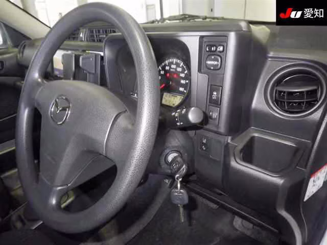 MAZDA FAMILIA